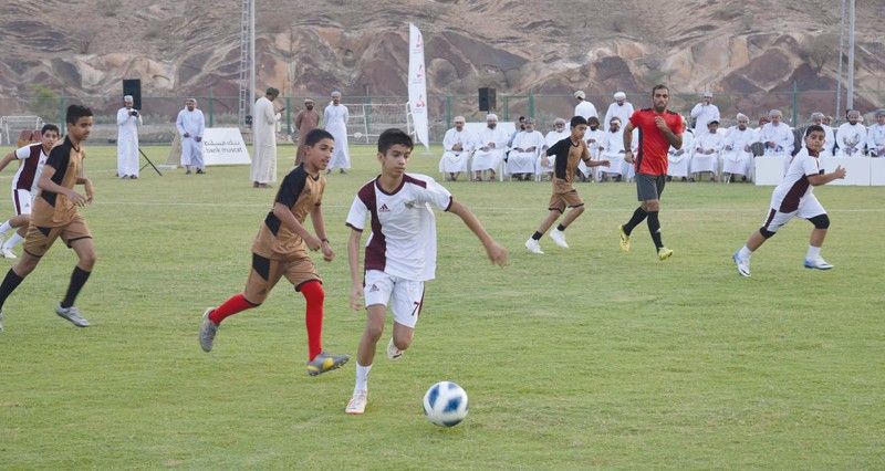 بنك مسقط يواصل استقبال طلبات التسجيل لبرنامج «الملاعب الخضراء»