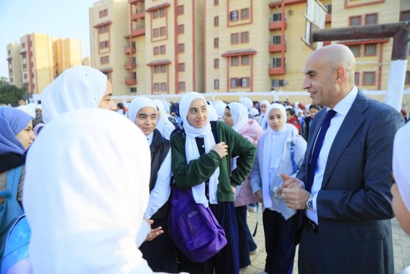 وزير التربية والتعليم يواصل جولاته لمتابعة انتظام العملية التعليمية بجولة تفقدية لعدد...