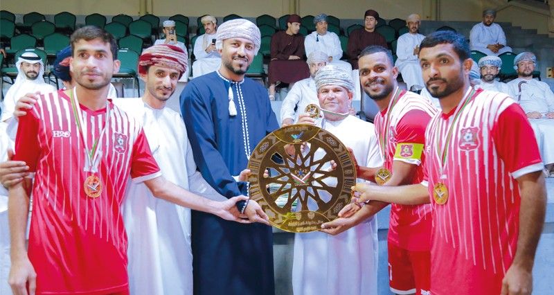 تتويج فريق الغليلة بلقب بطولة كمز بالمصنعة