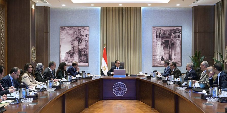 رئيس الوزراء: العمل على مجموعة من الإجراءات لتيسير التعاملات…