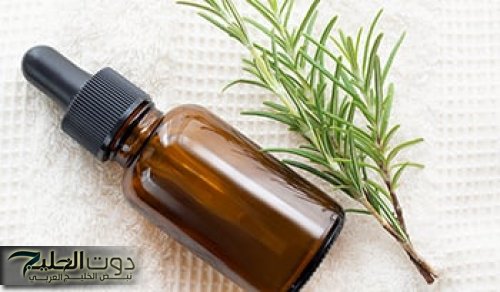 عشبة الروزماري: السر وراء شعر صحي وكثيف