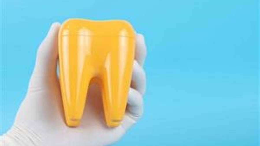 6 عادات خاطئة تسبب اصفرار الأسنان