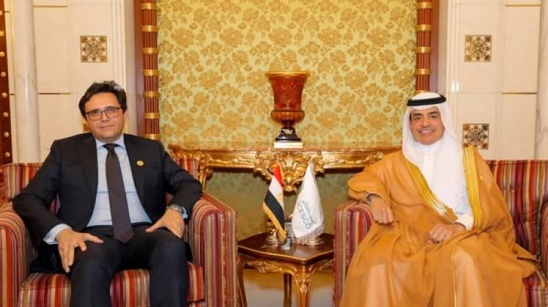 وزير الثقافة يلتقي المدير العام لمنظمة الإيسيسكو في ختام زيارته للمملكة العربية...