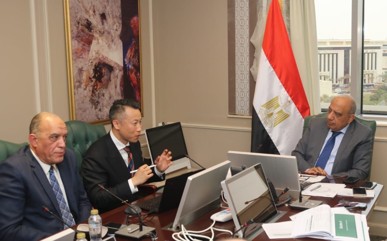 وزير الكهرباء يبحث مع شركة ستيت جريد الصينية التعاون في…