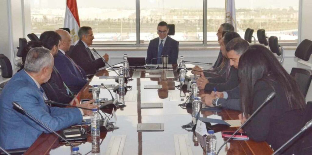 الخطيب يدعو أكوا باور السعودية لزيادة استثماراتها في الطاقة…