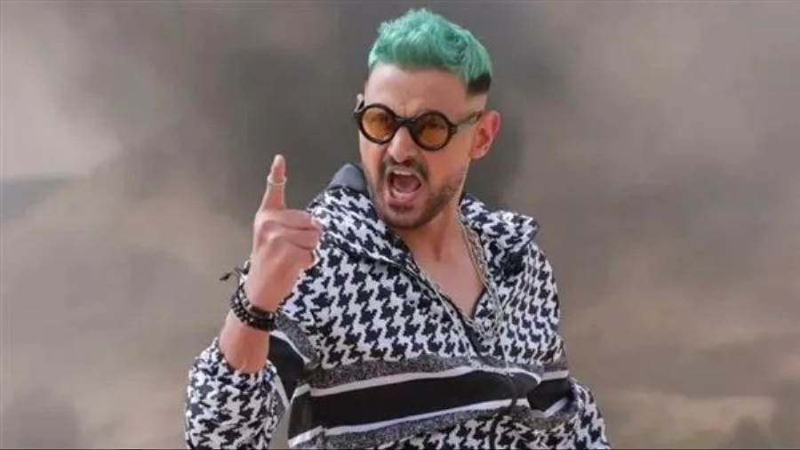  رامز جلال يكشف عن بوستر برنامجه الجديد "رامز إيلون مصر" كشف النجم رامز جلال عن اسم برنامجه الجديد في شهر رمضان المقبل. ونشر رامز جلال عبر صفحته الرسمية في موقع إكس إقرأ المزيد