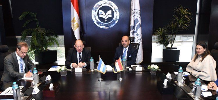 مصر تبحث تعزيز التعاون الاستثماري مع الأرجنتين