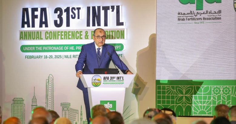 وزير قطاع الأعمال: صناعة الأسمدة ركيزة أساسية في التنمية…