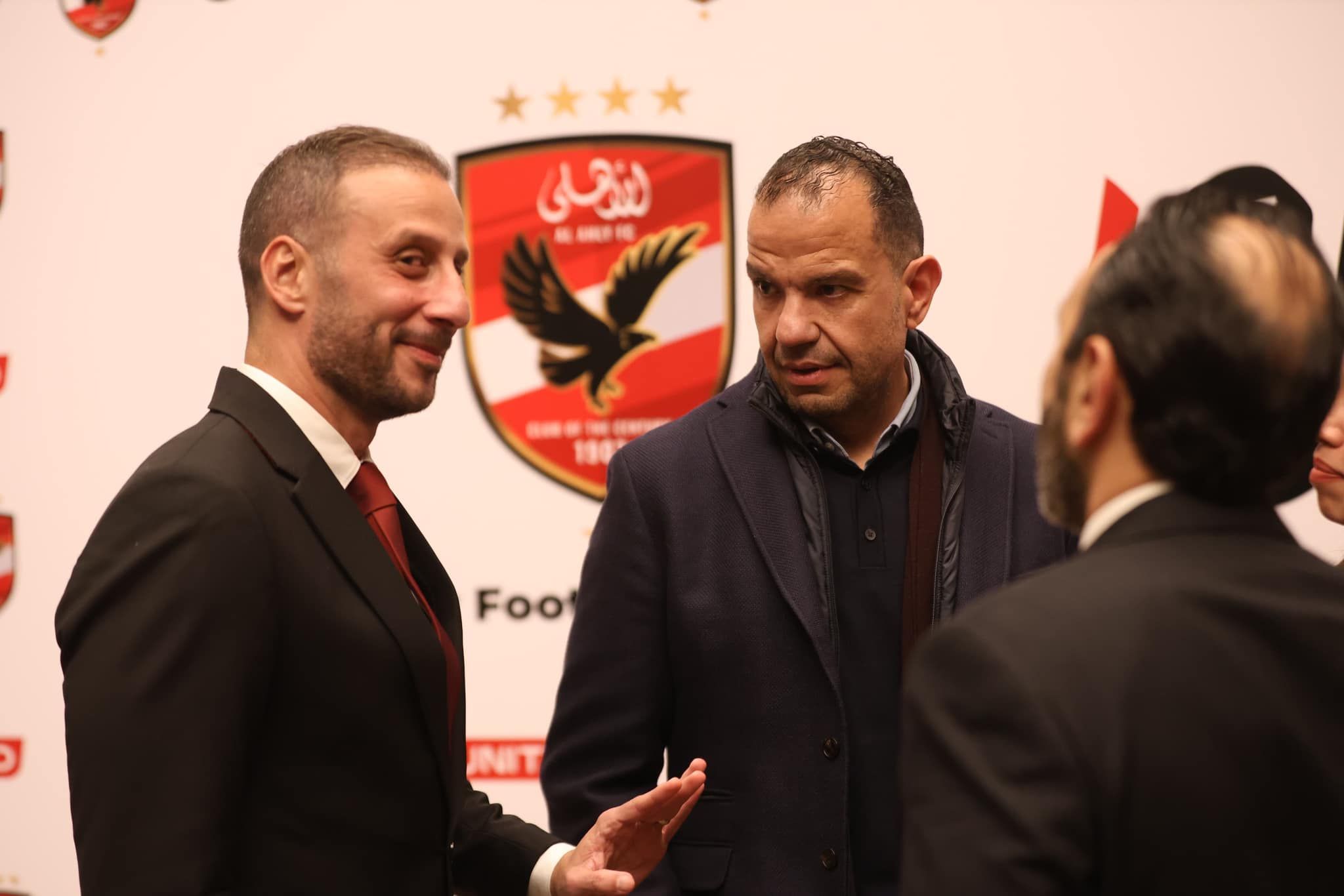 المتحدة للرياضة وشركة الأهلى يوقعان عقد رعاية معسكر الفريق في المونديال