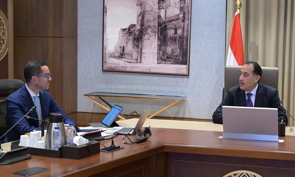 رئيس الوزراء يتابع جهود تحفيز مناخ جذب الاستثمارات وتنمية…