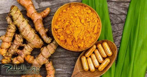 "وصفة ذهبية من مطبخك".. ماسك الكركم والنشا يعيد لبشرتك شبابها ويُنهي معاناتك مع البقع الداكنة!