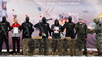 أخبار اليمن : حماس تسلّم 6 أسرى وتعلن: جاهزون لعملية تبادل كاملة