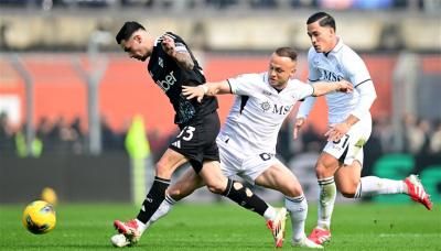 نابولي يُهدي الإنتر صدارة الكالتشيو