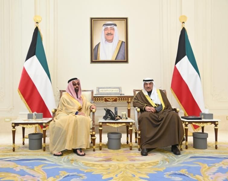 ولي عهد الكويت يستقبل نائب حاكم إمارة أبوظبي مستشار الأمن الوطني الإماراتي