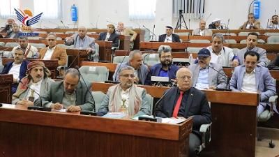 أخبار اليمن : وزير المالية يتعهد بصرف مرتبات موظفي التربية