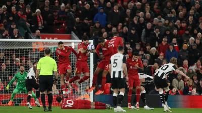 فوز ليفربول ومانشستر وتعادل أرسنال