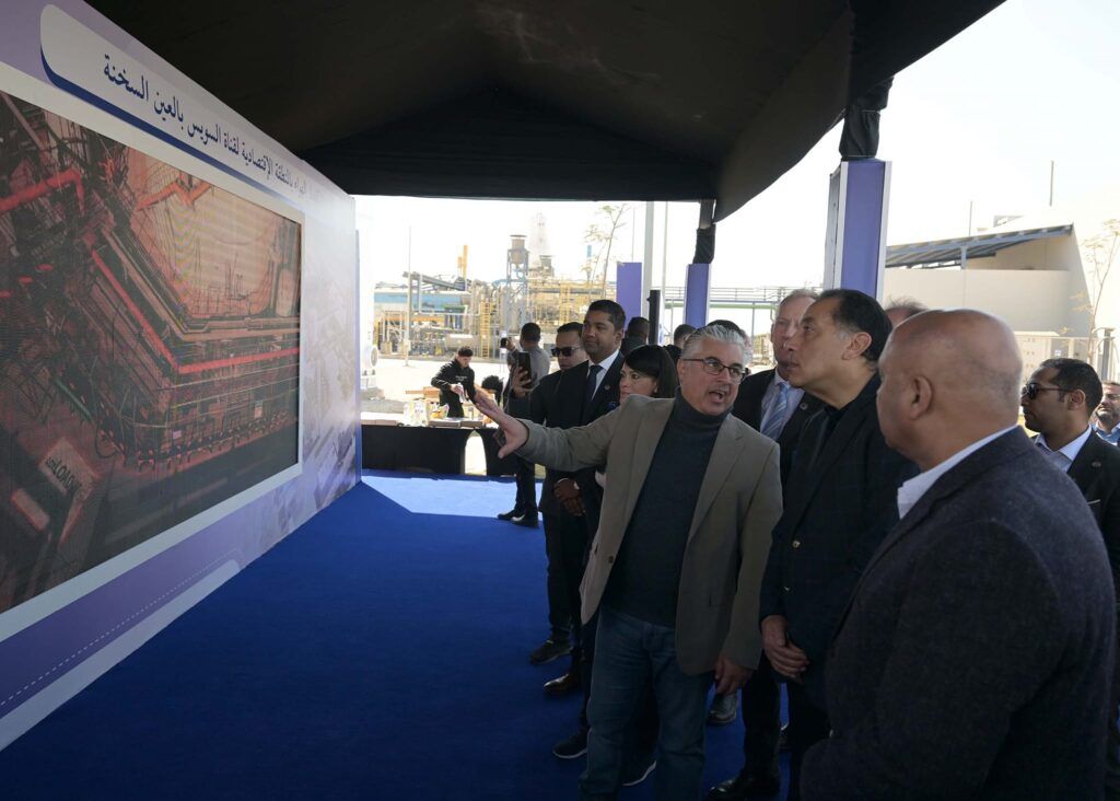 رئيس الوزراء يفتتح مصنعا لإنتاج الغازات الطبية والصناعية…