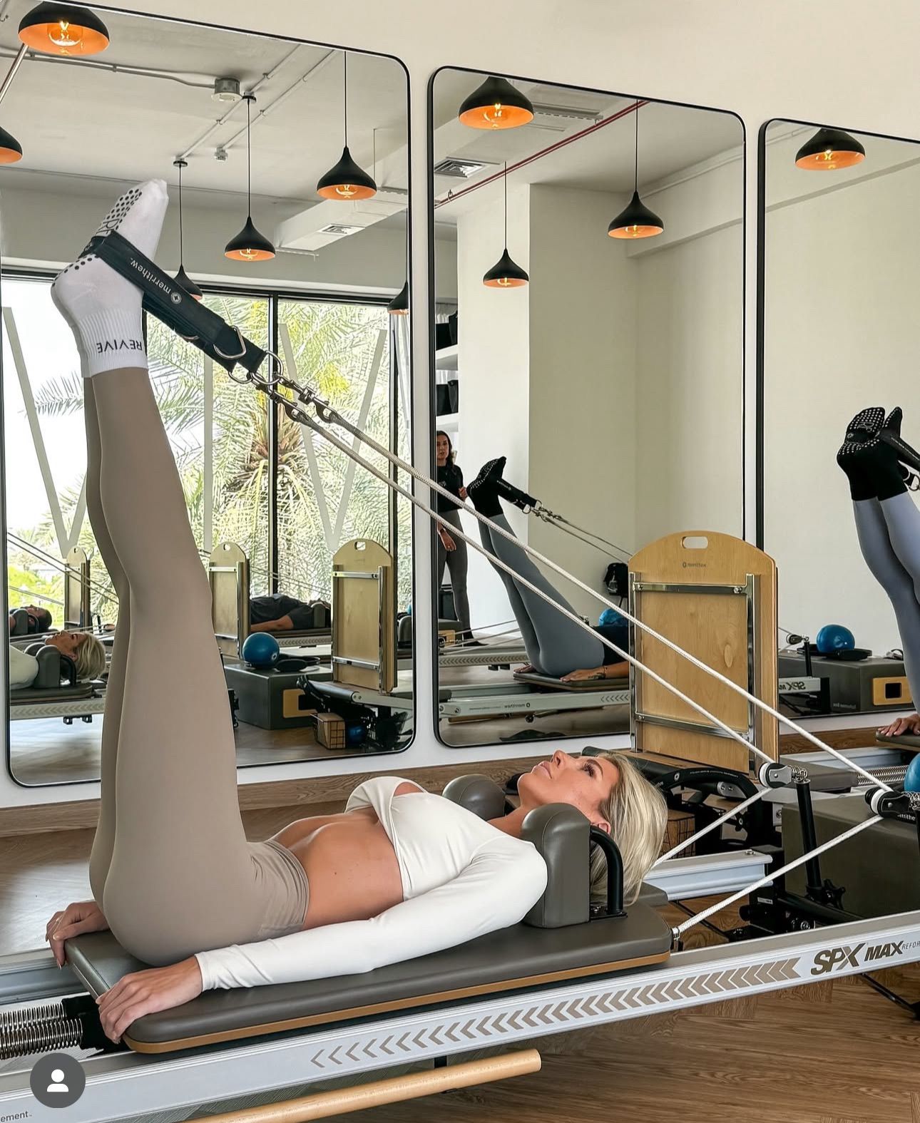 سر اللياقة والمرونة الذي يجتاح العالم.. محترفة البيلاتس لويز ليتون تكشف لـ"دوت الخليج" أسرار هذه الرياضة التحويلية