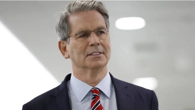 وزير الخزانة الأمريكي يحث كندا والمكسيك على فرض رسوم على…