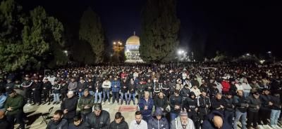 80 ألفا يؤدون صلاتي العشاء والتراويح في الأقصى