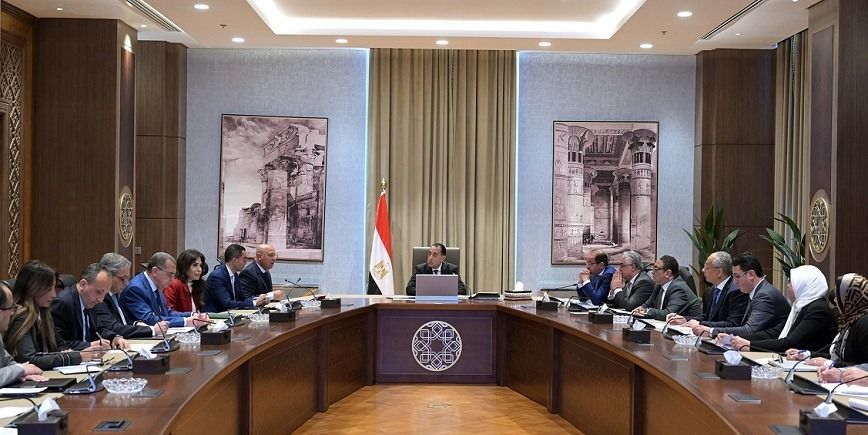 الحكومة تستعرض مقترحات للحد من عمليات التهريب وإغراق الأسواق…