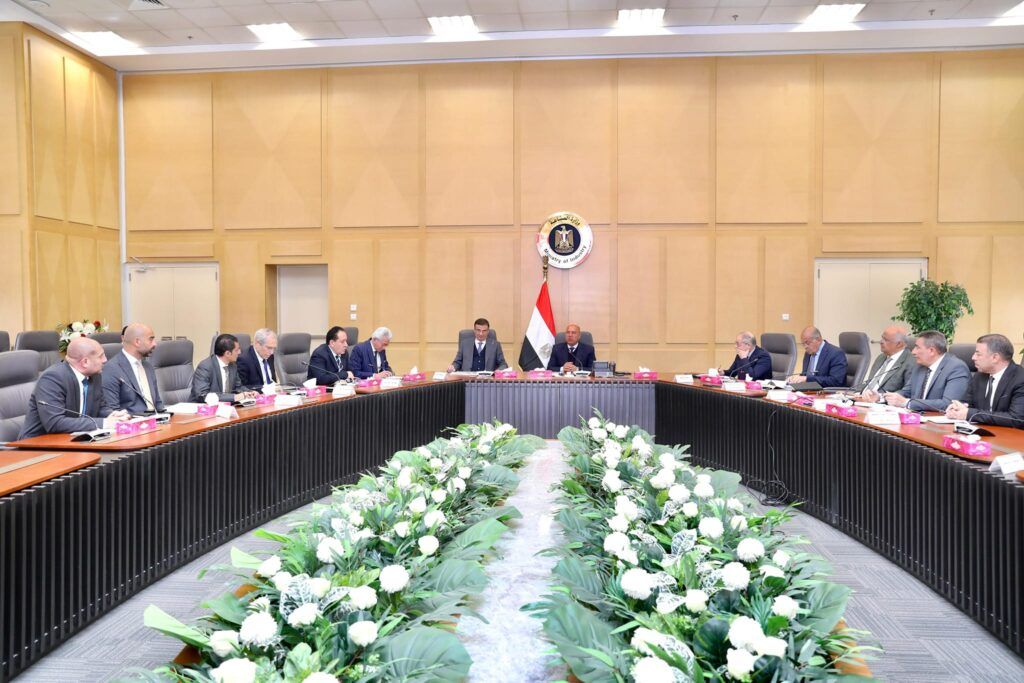 كامل الوزير يدعو للاستفادة من مميزات خط الرورو الملاحي في…