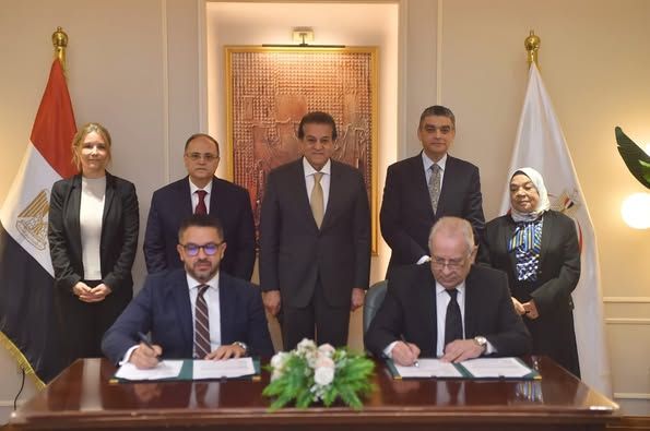 هيئة الدواء تشهد اتفاقية توطين أدوية الاورام بين ساندوز…