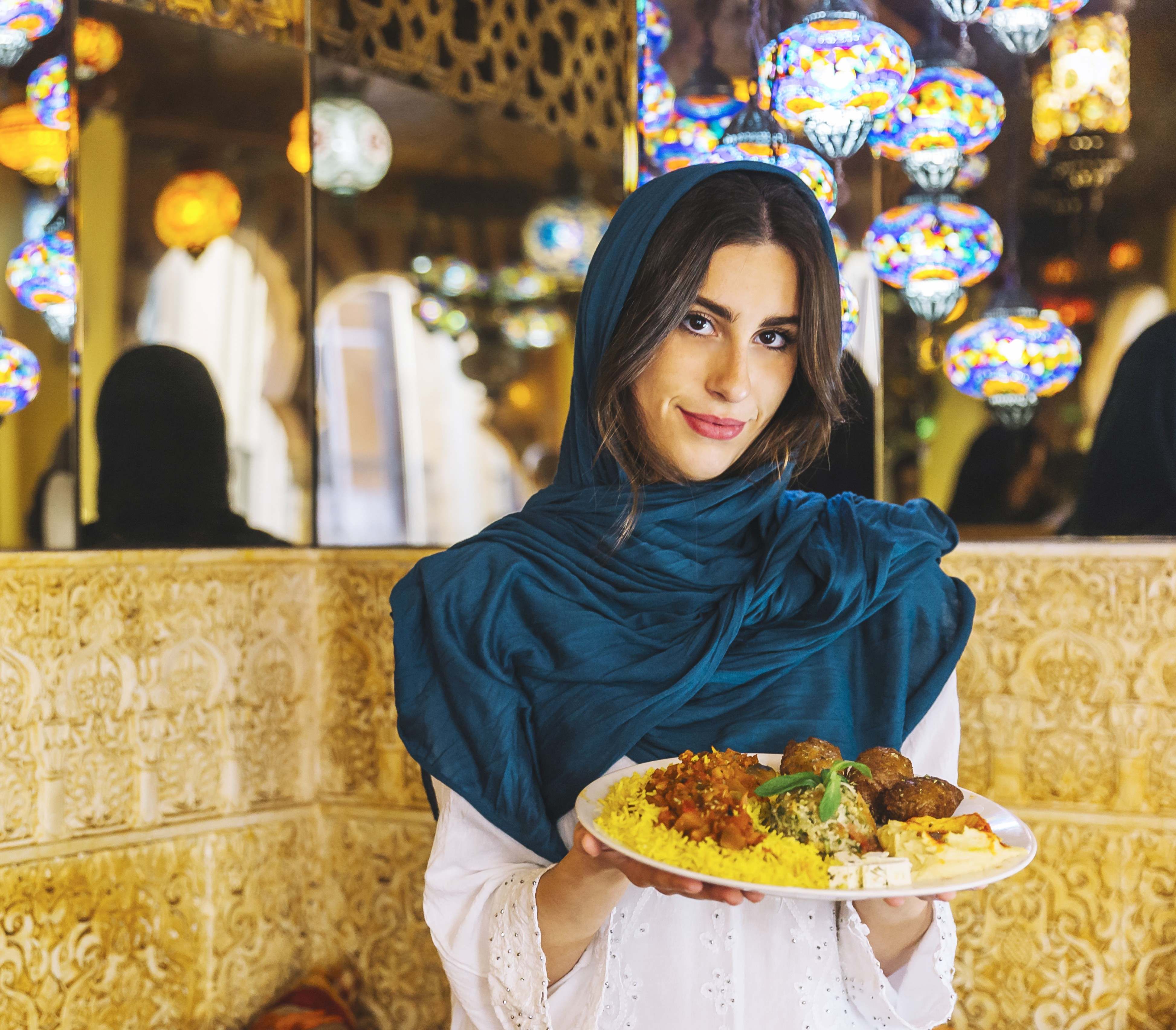 مزعجة ولكن.. إليكِ الدليل الشامل للعلاج والوقاية من حرقة المعدة أثناء الصيام