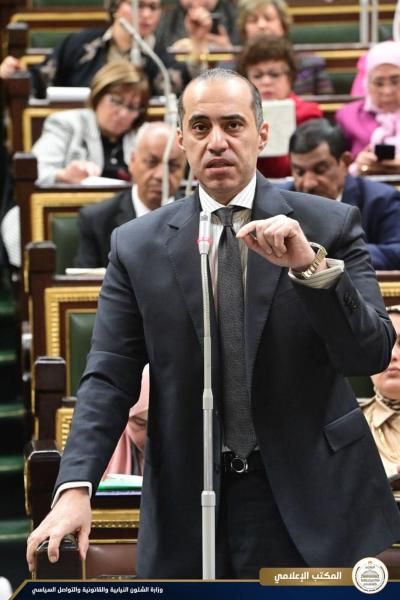 المستشار محمود فوزي: قانون العمل يسير على ثلاثة محاور متوازنة : الدولة...