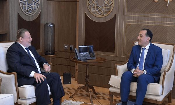 في لقاء رئيس الوزراء ومحافظ المركزي: احتياطات النقد الأجنبي…