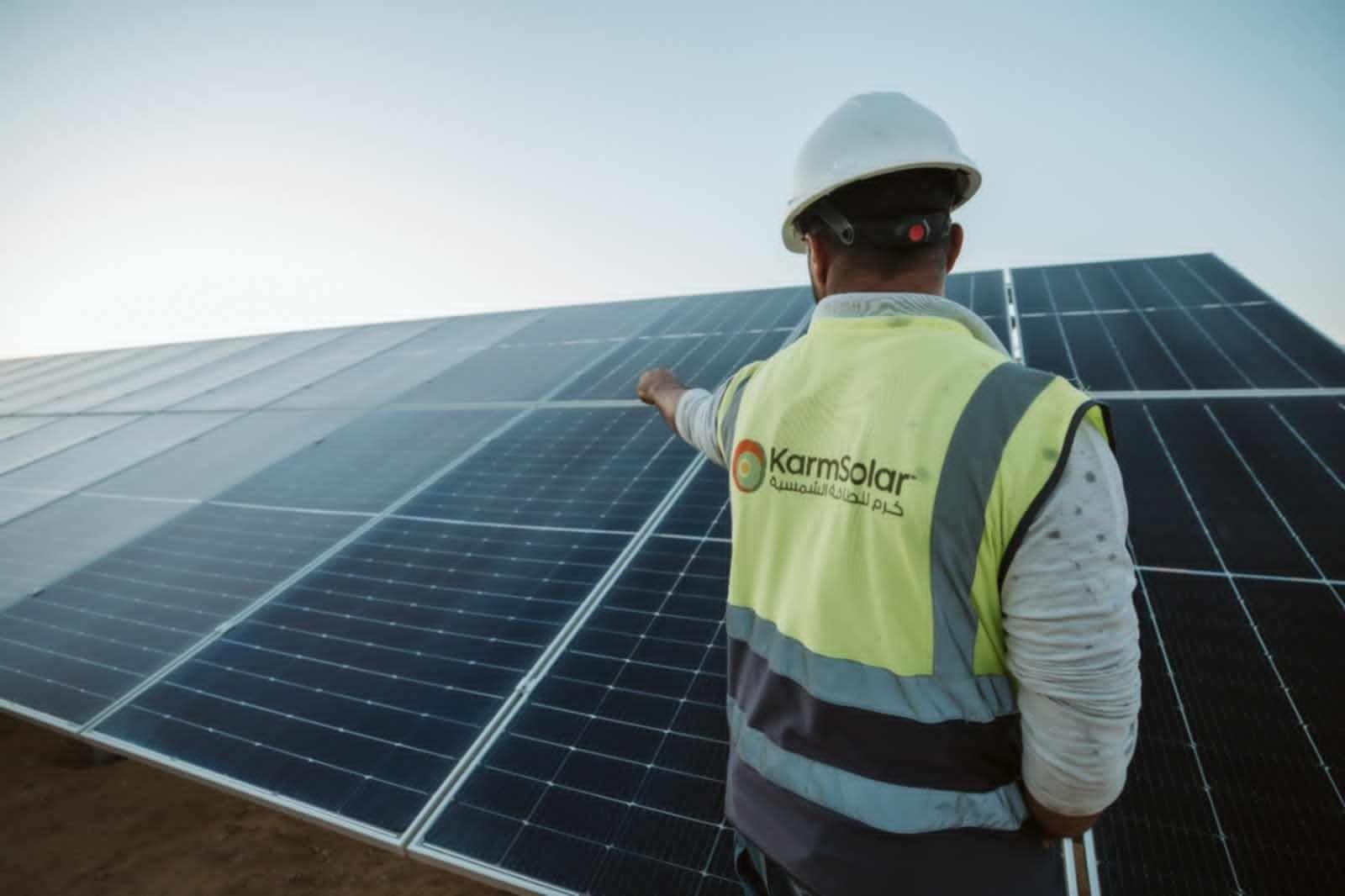 كرم سولار تضاعف قدرات شبكة الفرافرة الشمسية إلى 8.37 ميجا…