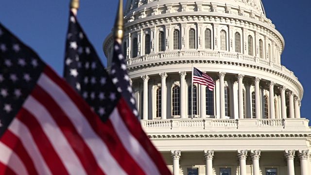 لأول مرة.. عجز الموازنة الأمريكية يسجل 1.15 تريليون دولار…