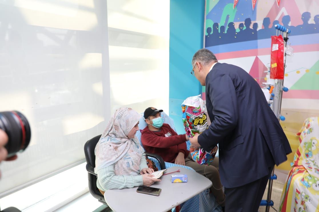 محافظ الجيزة يزور مستشفى 57375 لعلاج سرطان الأطفال