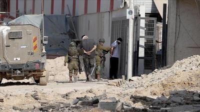 الاحتلال يعتقل 25 فلسطينياً من الضفة