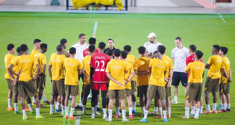 منتخبنا الأولمبي للقدم يواصل تدريباته قبل دخول أجواء البطولة