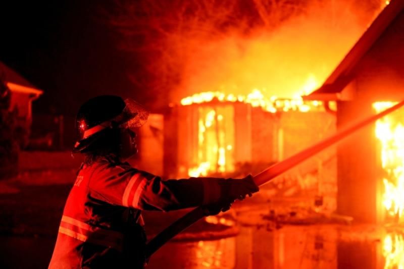 سفارة الكويت بواشنطن تدعو المواطنين إلى الحذر من الحرائق في جنوب الولايات...