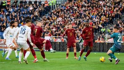 تعثر نابولي وفوز روما وبولونيا في الكالتشيو