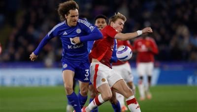 يونايتد يضرب ليستر بثلاثية