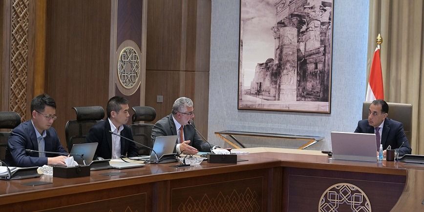 شركة صينية تقيم مصنعا لزجاج الألواح الشمسية بالمنطقة…