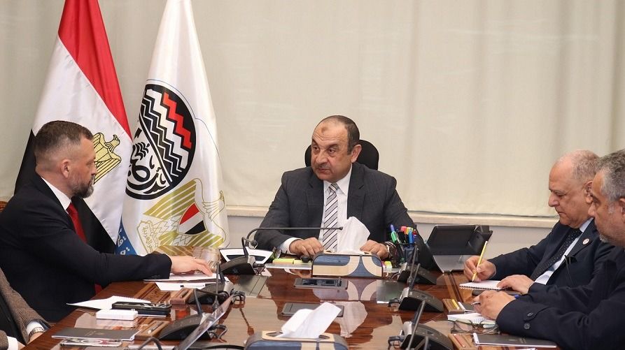 وزير قطاع الأعمال يبحث مع تحالف «روسال» و«فلييت إينيرجي»…