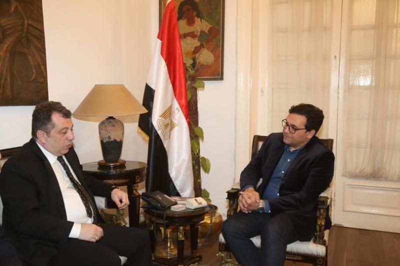 وزير الثقافة يلتقي السفير الأرميني لبحث سبل تعزيز التعاون الثقافي بين مصر...