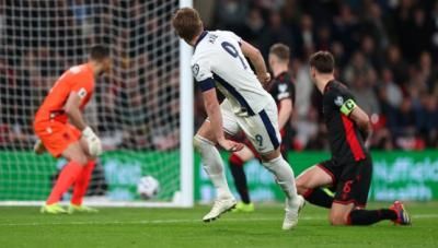 إنجلترا تتجاوز عقبة ألبانيا بثنائية