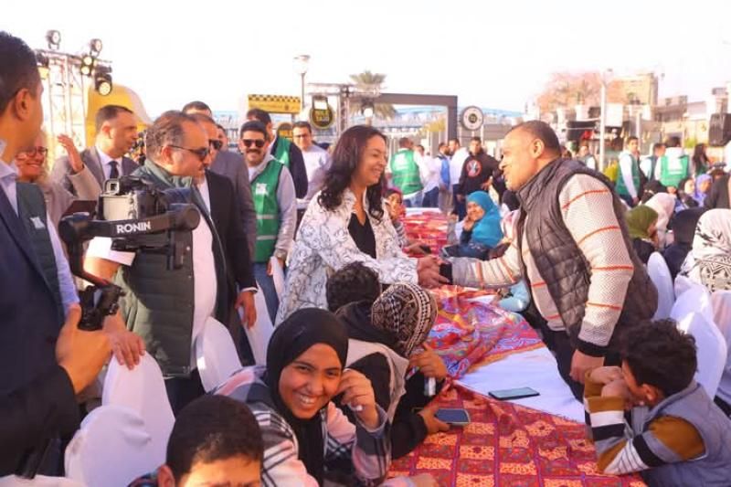 وزيرة التضامن الاجتماعي تتفقد حفل إفطار مؤسسة مصر الخير بممشى أهل مصر...