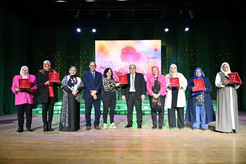 أمهات ومبدعات ورائدات.. قصور الثقافة تكرم رموز العطاء والإبداع النسائي في احتفالية...