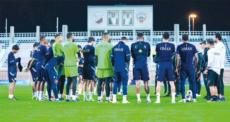 منتخبنا الوطني الأول يرفع وتيرة استعداداته لمواجهة شقيقه المنتخب الكويتي غدا