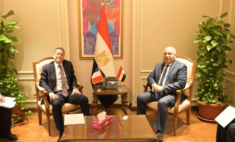 مصر وفرنسا تبحثان المخطط الزمني لبدء إنشاء مجمع ألستوم…