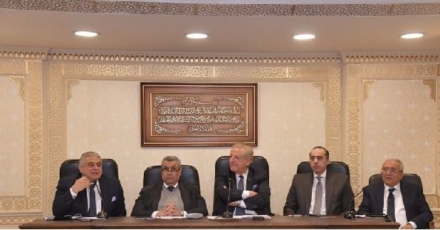وزير الشئون النيابية يناقش مع لجنة الخطة والموازنة الحساب…