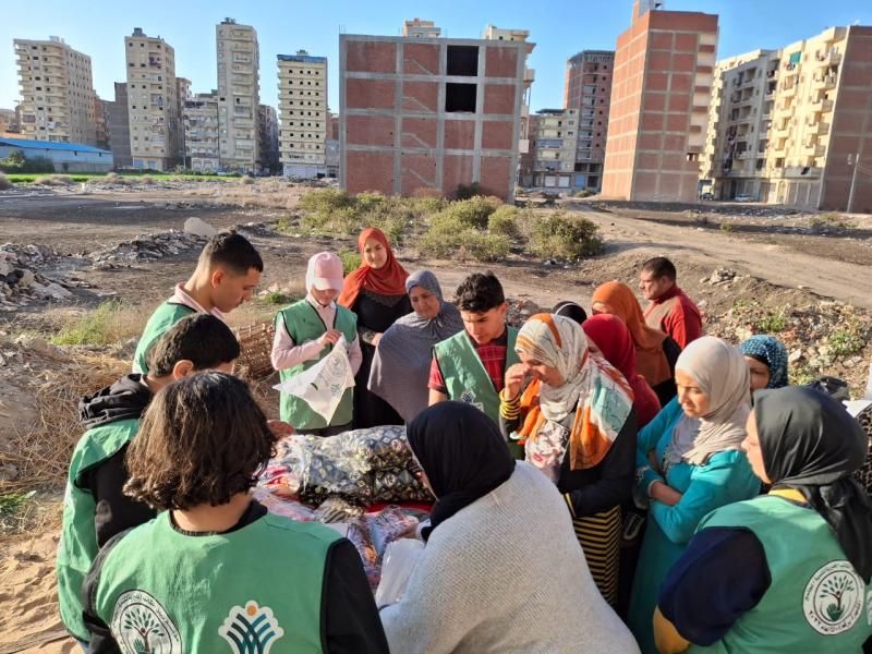 مؤسسة نبيل الكاتب عضو التحالف الوطني توزع وجبات وملابس بمناسبة عيد الفطر...