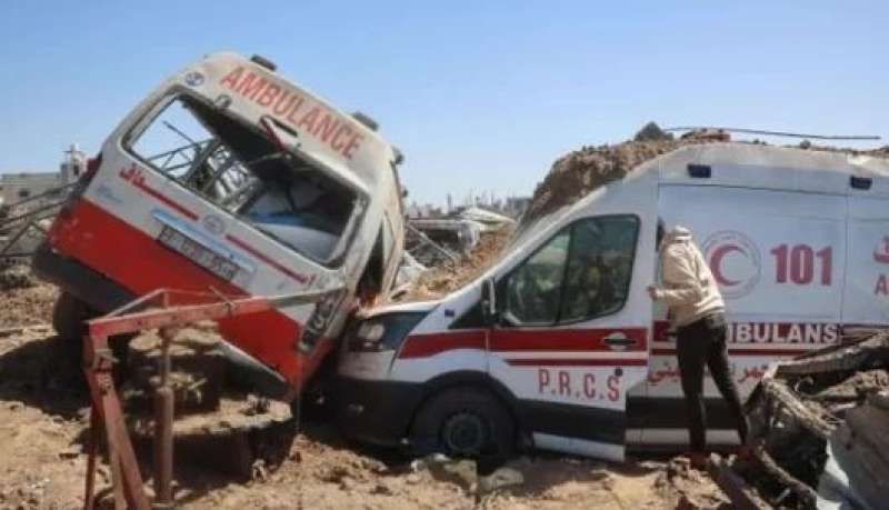 الهلال الأحمر الفلسطيني يحمِّل الاحتلال مسؤولية حياة مسعفيه الـ9 في رفح