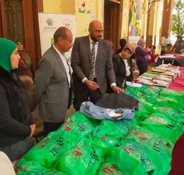 مؤسسة العربي عضو التحالف الوطني توزع ملابس العيد على الأطفال في دور...